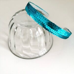 🎀 5/$25 Vintage Turquoise Sequin Headband